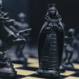 小游戏集内容校对与合规编辑沈迟在整理免费小游戏大全条目的来源说明与版权信息的办公场景